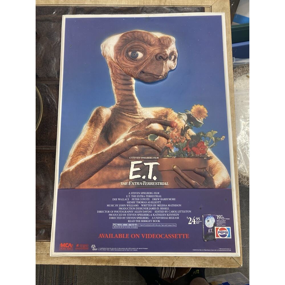 E.T. The Extra Terrestial Rare 3-D Advertising Display 1988 27 x 19” Not Framed